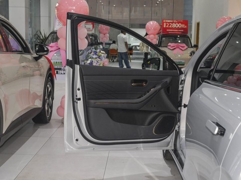 Baojun Xiang Jing — China electric EV for export — photo 11