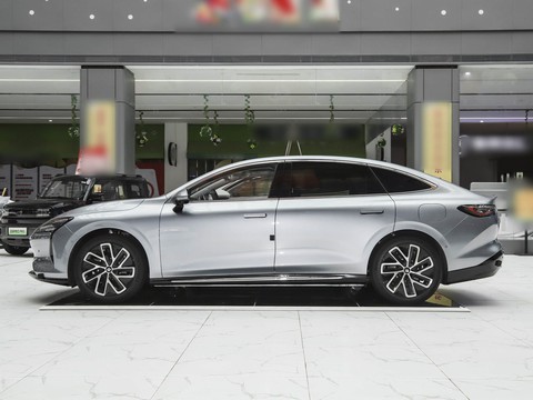 Baojun Xiang Jing — China electric EV for export — photo 4