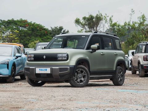 Baojun Bao Jun Yue YePlus — China electric EV for export — photo 1