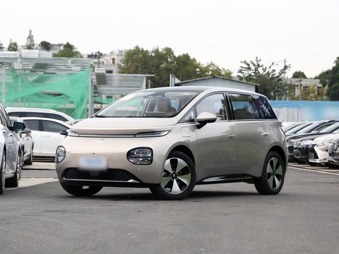 Baojun Yunduo — China electric EV for export — photo 8