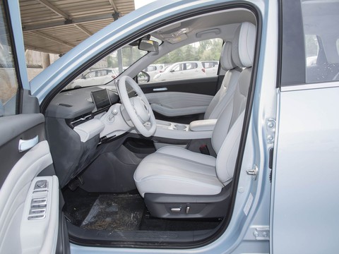 Baojun Yunhai — China electric EV for export — photo 9