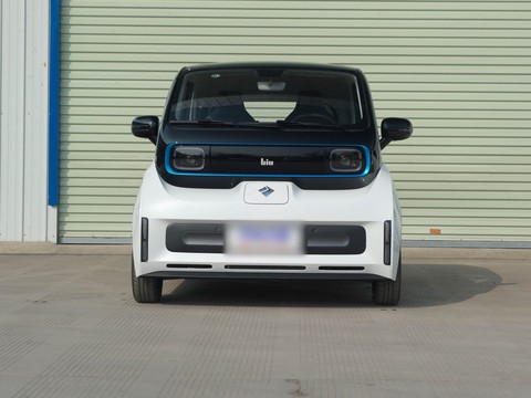 Baojun E300 — China electric EV for export — photo 2