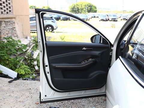 Baojun Bao JunE6 — China electric EV for export — photo 11