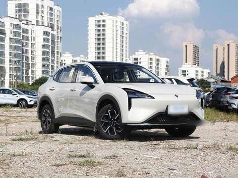 Baojun E6 — China electric EV for export — photo 3