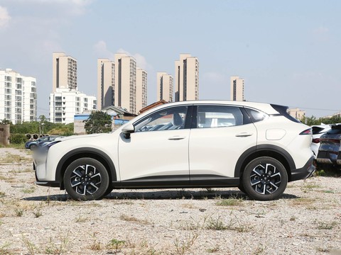 Baojun E6 — China electric EV for export — photo 4