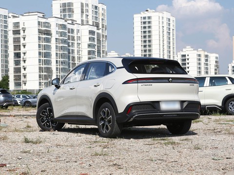 Baojun E6 — China electric EV for export — photo 5