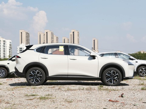 Baojun E6 — China electric EV for export — photo 8