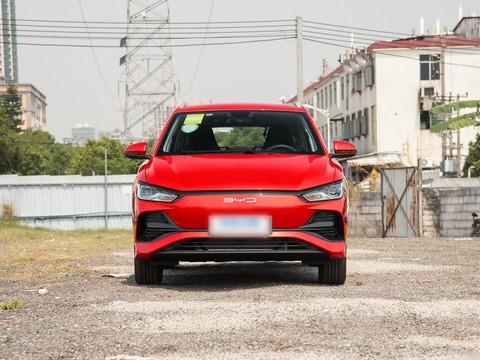 BYD e2 — China electric EV for export — photo 2