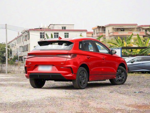 BYD e2 — China electric EV for export — photo 7