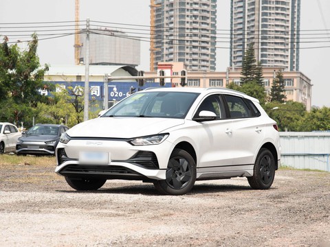 BYD e2 — China electric EV for export — photo 8