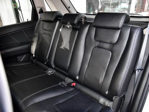 BYD e6 — China electric EV for export — photo 12