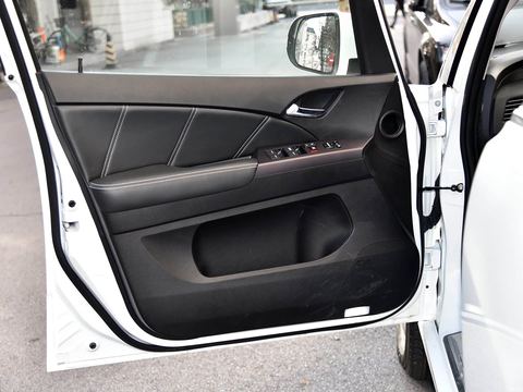 BYD e6 — China electric EV for export — photo 14
