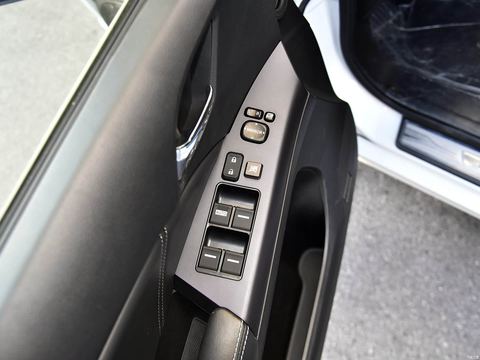 BYD e6 — China electric EV for export — photo 16