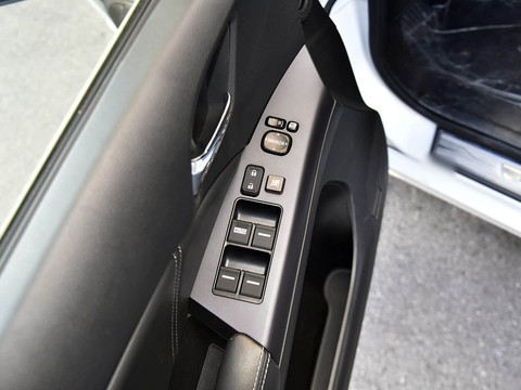 BYD e6 — China electric EV for export — photo 16