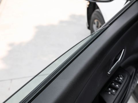 BYD e7 — China electric EV for export — photo 12