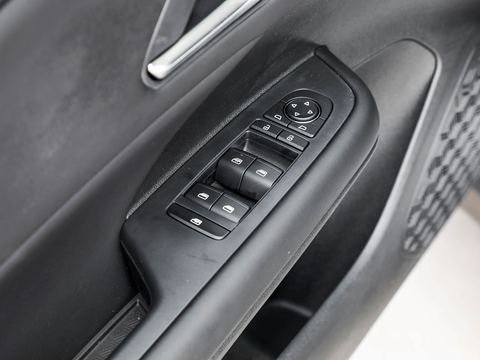 BYD e7 — China electric EV for export — photo 14