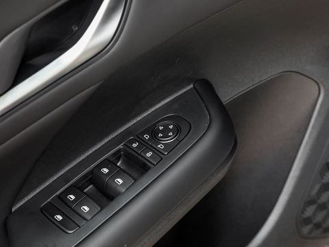 BYD e7 — China electric EV for export — photo 15