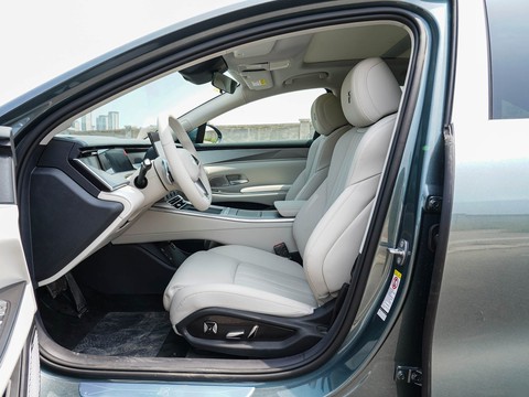 BYD HanL — China electric EV for export — photo 9