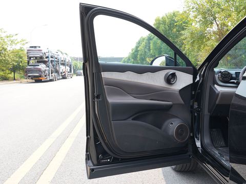 BYD Hu Wei Jian07 — China electric EV for export — photo 12