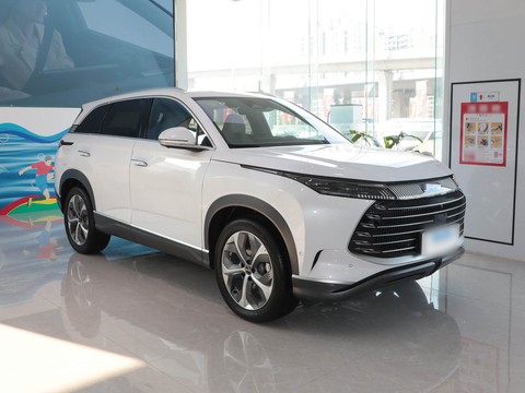 BYD Frigate 07 — China plug-in hybrid EV for export — photo 3
