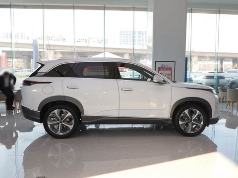 BYD Frigate 07 — China plug-in hybrid EV for export — photo 8