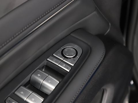 BYD M9 — China electric EV for export — photo 15