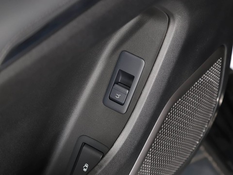 BYD M9 — China electric EV for export — photo 16