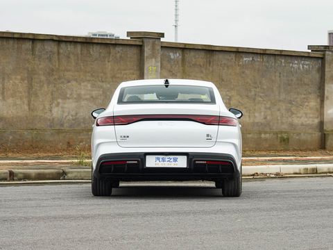 BYD QinL — China electric EV for export — photo 6