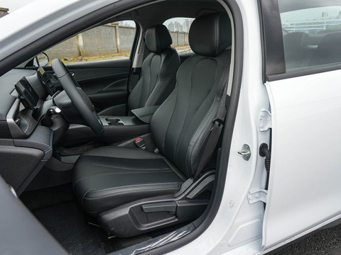 BYD Seal 05 DM-i — China plug-in hybrid EV for export — photo 10