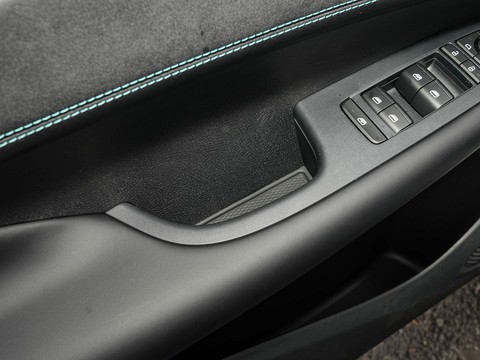 BYD Seal 05 DM-i — China plug-in hybrid EV for export — photo 14