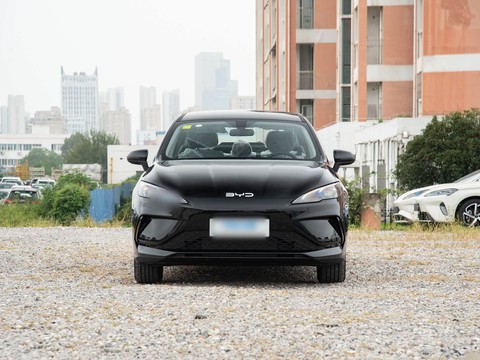 BYD Seal 05 DM-i — China plug-in hybrid EV for export — photo 2