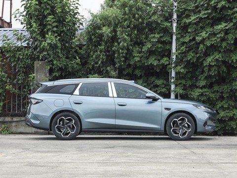 BYD Seal 06 DM-i Touring — China plug-in hybrid EV for export — photo 8