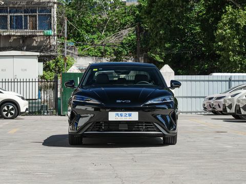 BYD Seal 07 DM-i — China plug-in hybrid EV for export — photo 2