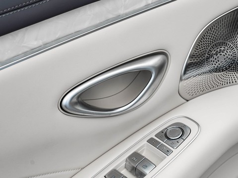 BYD Seal 08 — China electric EV for export — photo 13