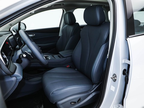 BYD Sealion 05 DM-i — China plug-in hybrid EV for export — photo 10