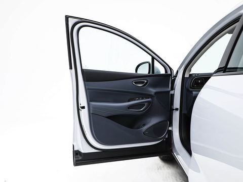 BYD Sealion 05 DM-i — China plug-in hybrid EV for export — photo 11
