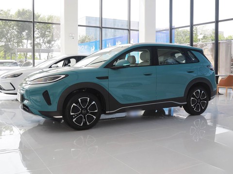 BYD Sealion 05 DM-i — China plug-in hybrid EV for export — photo 4