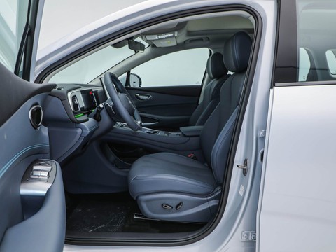 BYD Sealion 05 DM-i — China plug-in hybrid EV for export — photo 9