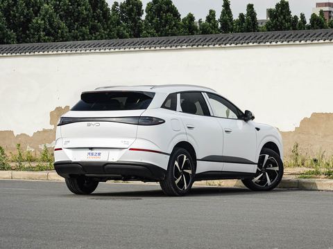 BYD Sealion 06 — China electric EV for export — photo 7