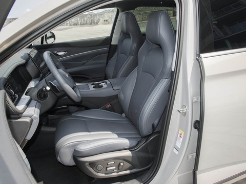 BYD Sealion 07 DM-i — China plug-in hybrid EV for export — photo 10