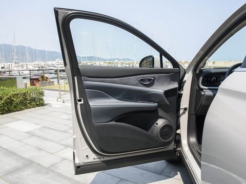 BYD Sealion 07 DM-i — China plug-in hybrid EV for export — photo 11