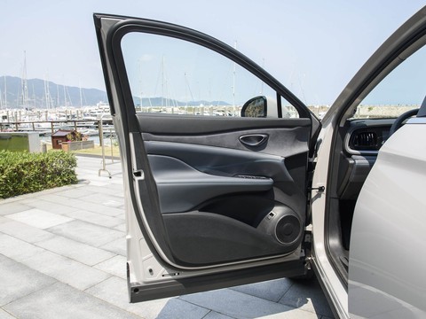 BYD Sealion 07 DM-i — China plug-in hybrid EV for export — photo 11