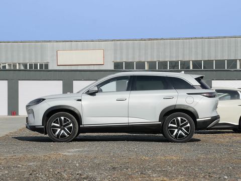 BYD Sealion 07 DM-i — China plug-in hybrid EV for export — photo 4