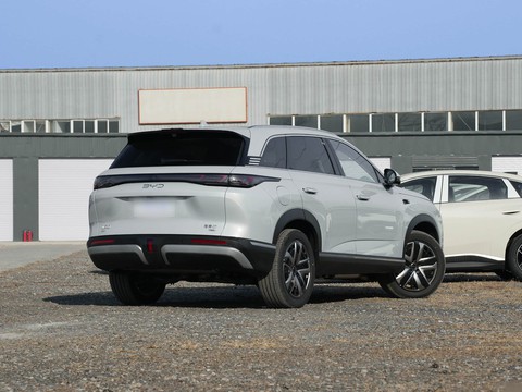 BYD Sealion 07 DM-i — China plug-in hybrid EV for export — photo 7