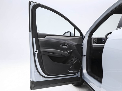 BYD SongL DM-i — China plug-in hybrid EV for export — photo 11