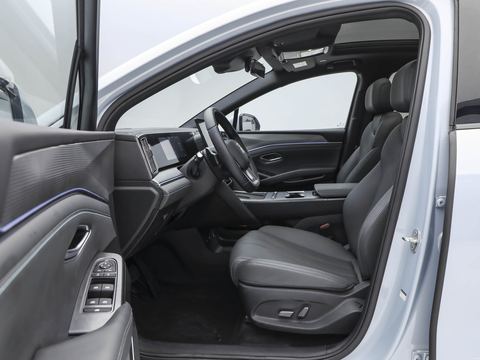 BYD SongL DM-i — China plug-in hybrid EV for export — photo 9