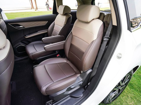 BYD Song MAX DM-i — China plug-in hybrid EV for export — photo 10