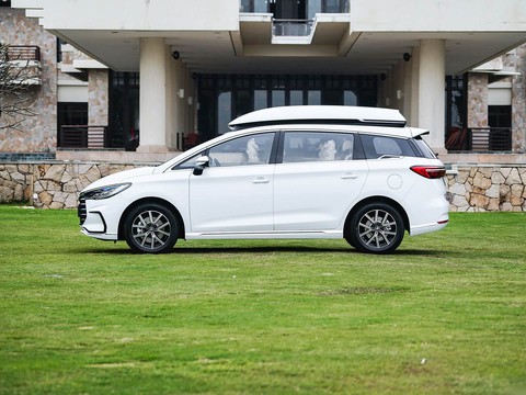 BYD Song MAX DM-i — China plug-in hybrid EV for export — photo 4