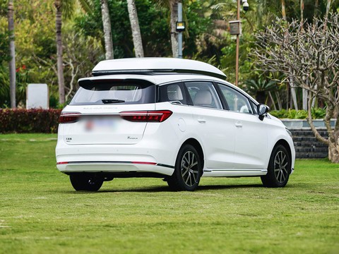 BYD Song MAX DM-i — China plug-in hybrid EV for export — photo 7