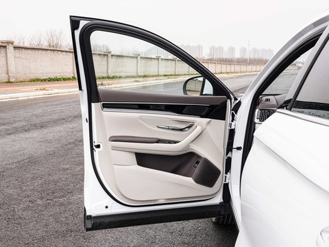 BYD Song Plus DM-i — China plug-in hybrid EV for export — photo 11